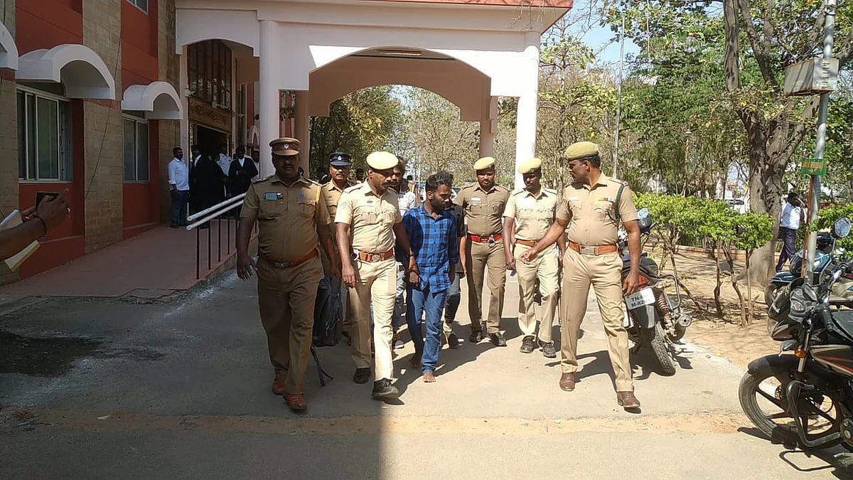 ஆயுள் தண்டனை விதிக்கப்பட்ட குற்றவாளிகள்