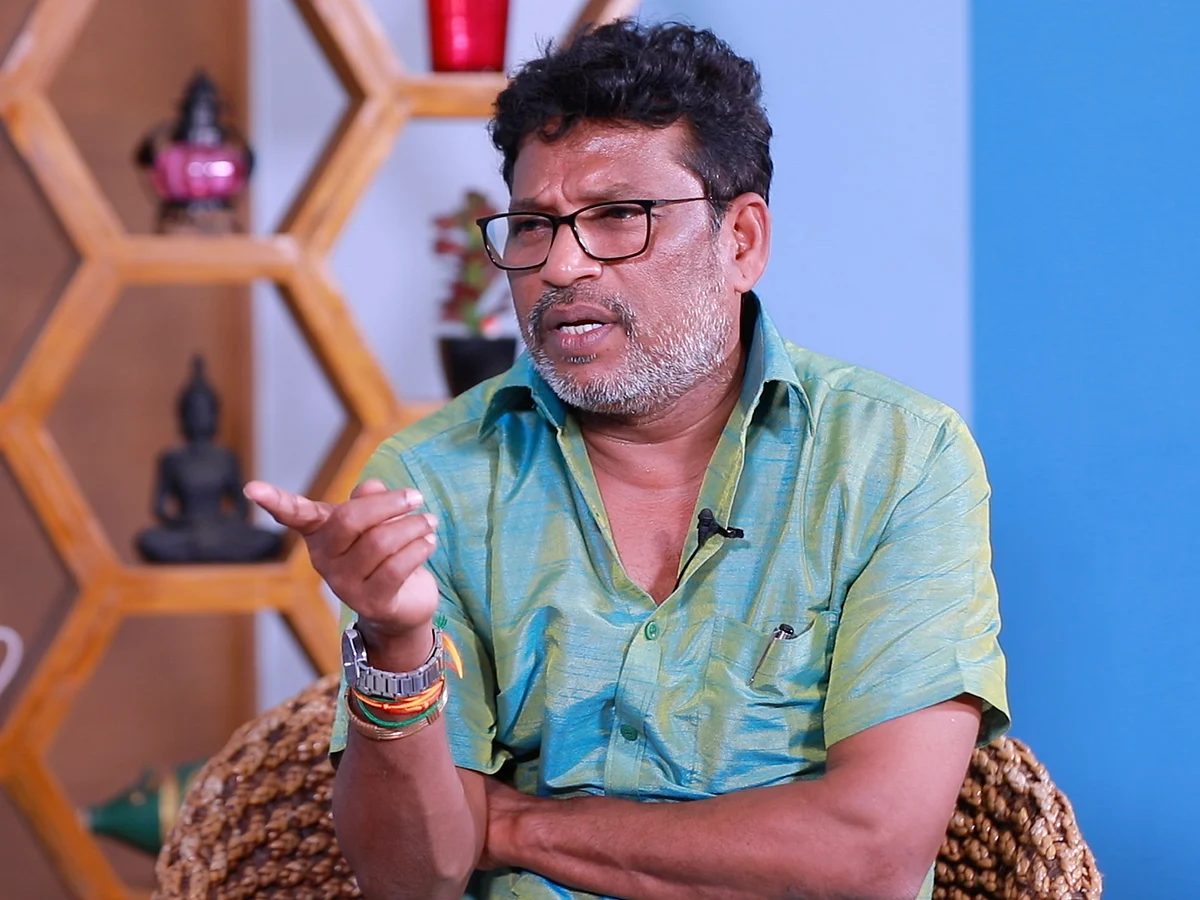 ``தனுஷோட கேரவன்ல இவரோட காமெடிதான் ஓடிட்டே இருக்கும்!" - சுப்ரமணியம் சிவா