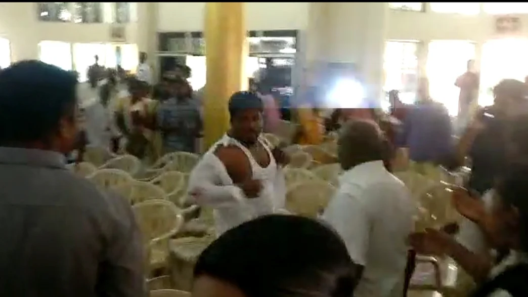 தாக்கப்பட்ட தமிழக காங்கிரஸ் மீனவரணி தலைவர் சபீன்