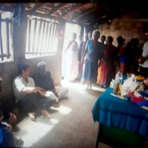 அனிதா வீட்டில் விஜய்
