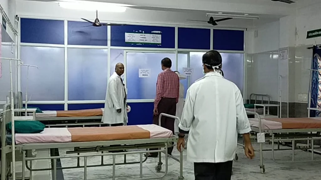 கொரோனா சிகிச்சை சிறப்பு வார்டு