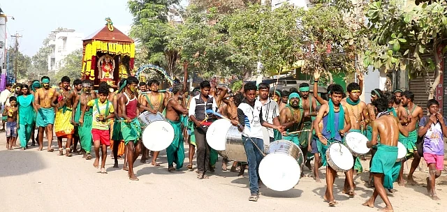 `முத்துகுமாரசுவாமி திருக்கல்யாணம்... தைப்பூச திருவிழா!' - பக்தி வெள்ளத்தில் பழநி, திருச்செந்தூர்