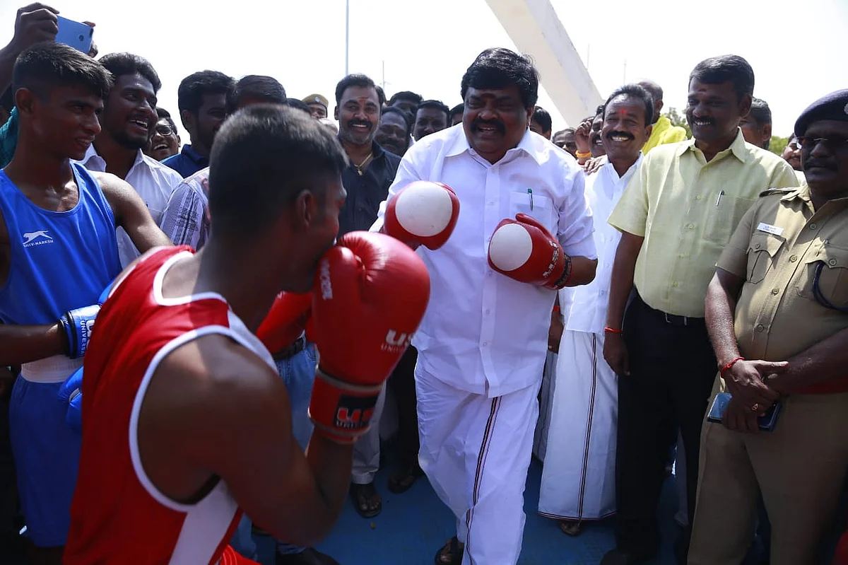 குத்துச்சண்டையில் கே.டி.ஆர்