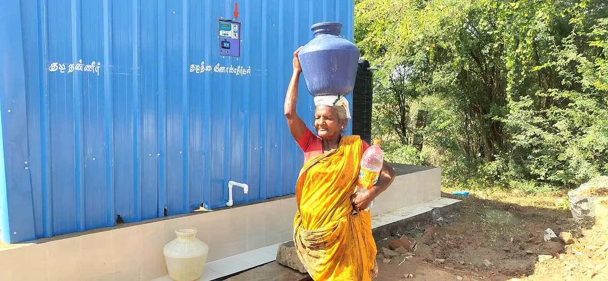 `1 ரூபாய் போட்டால் 1 குடம் தண்ணீர்!'- புதுக்கோட்டையில் புதிய திட்டத்தைத் தொடங்கிய அரசு