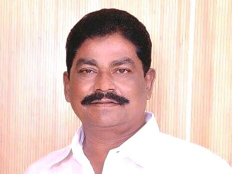 `துரைமுருகனால் மீண்டு வந்த தேவராஜி!’- வேலூர் மேற்கு மாவட்ட தி.மு.க-வில் என்ன நடக்கிறது?
