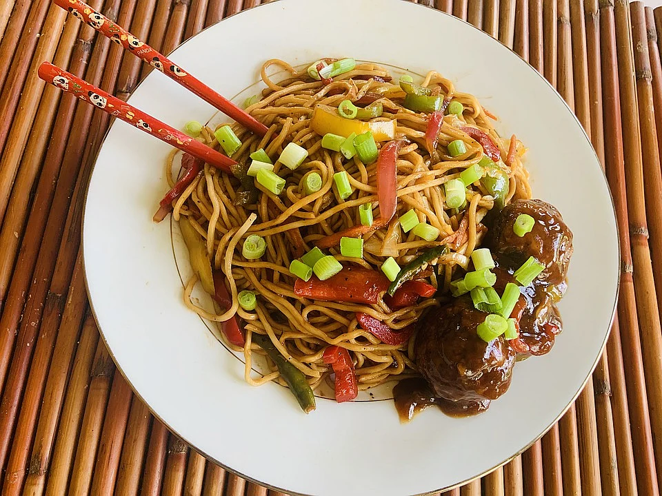 Veg Hakka Noodles
