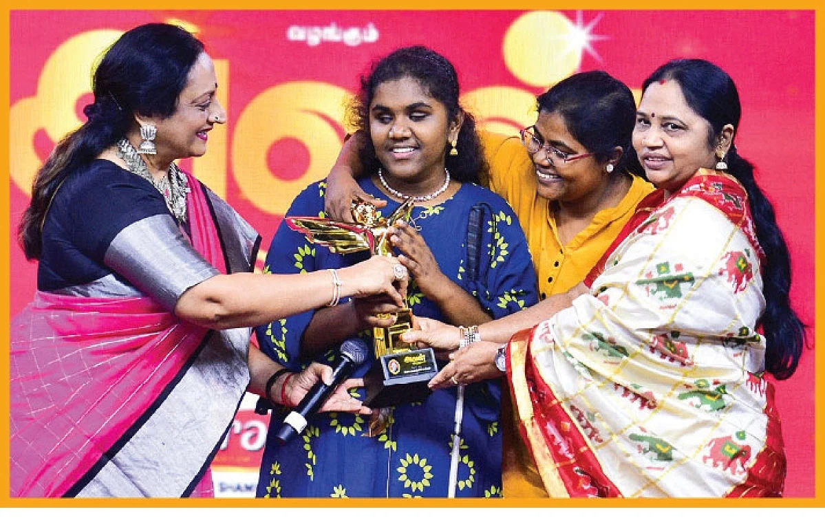 மருத்துவர் சாந்தா முதல் விவசாயி தமிழ்ச்செல்வி வரை... சாதனைப் பெண்களுக்கு மரியாதை!