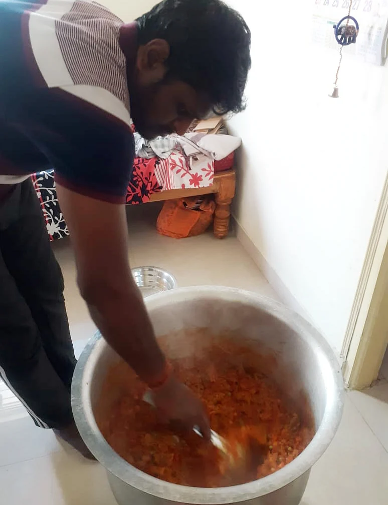 தயாராகும் சாப்பாடு