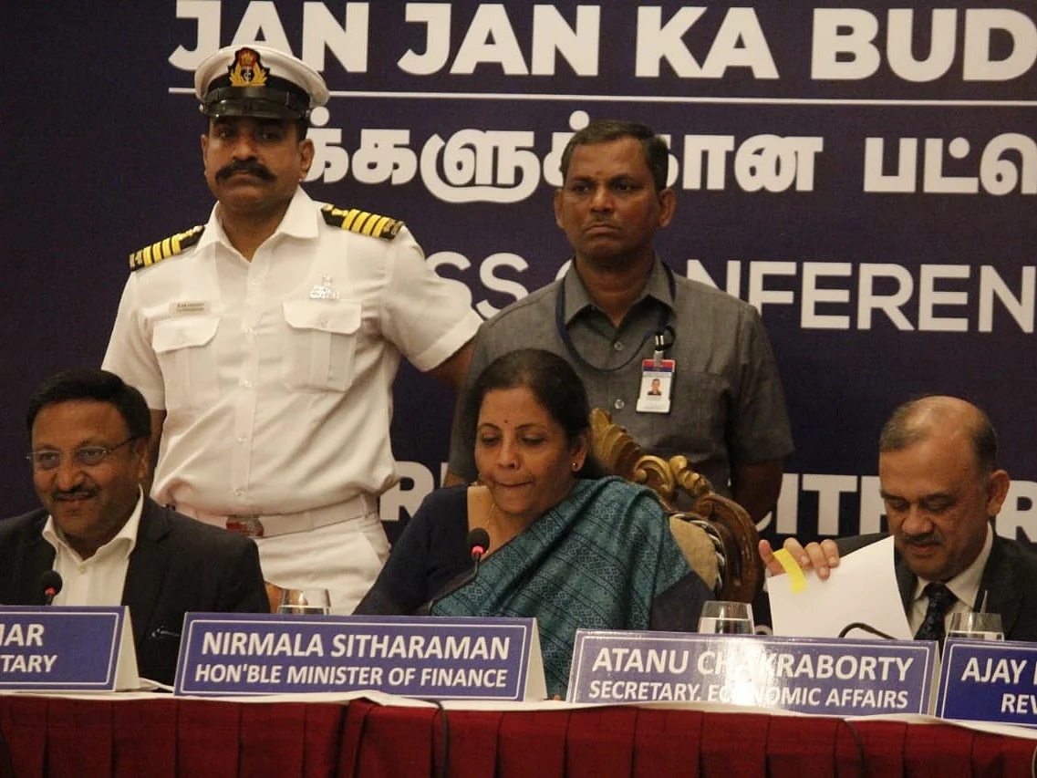 `இந்தியாவும் இந்த சுமையை தாங்க வேண்டியிருக்கும்!' - பொருளாதார மந்தநிலை குறித்து நிர்மலா சீதாராமன்