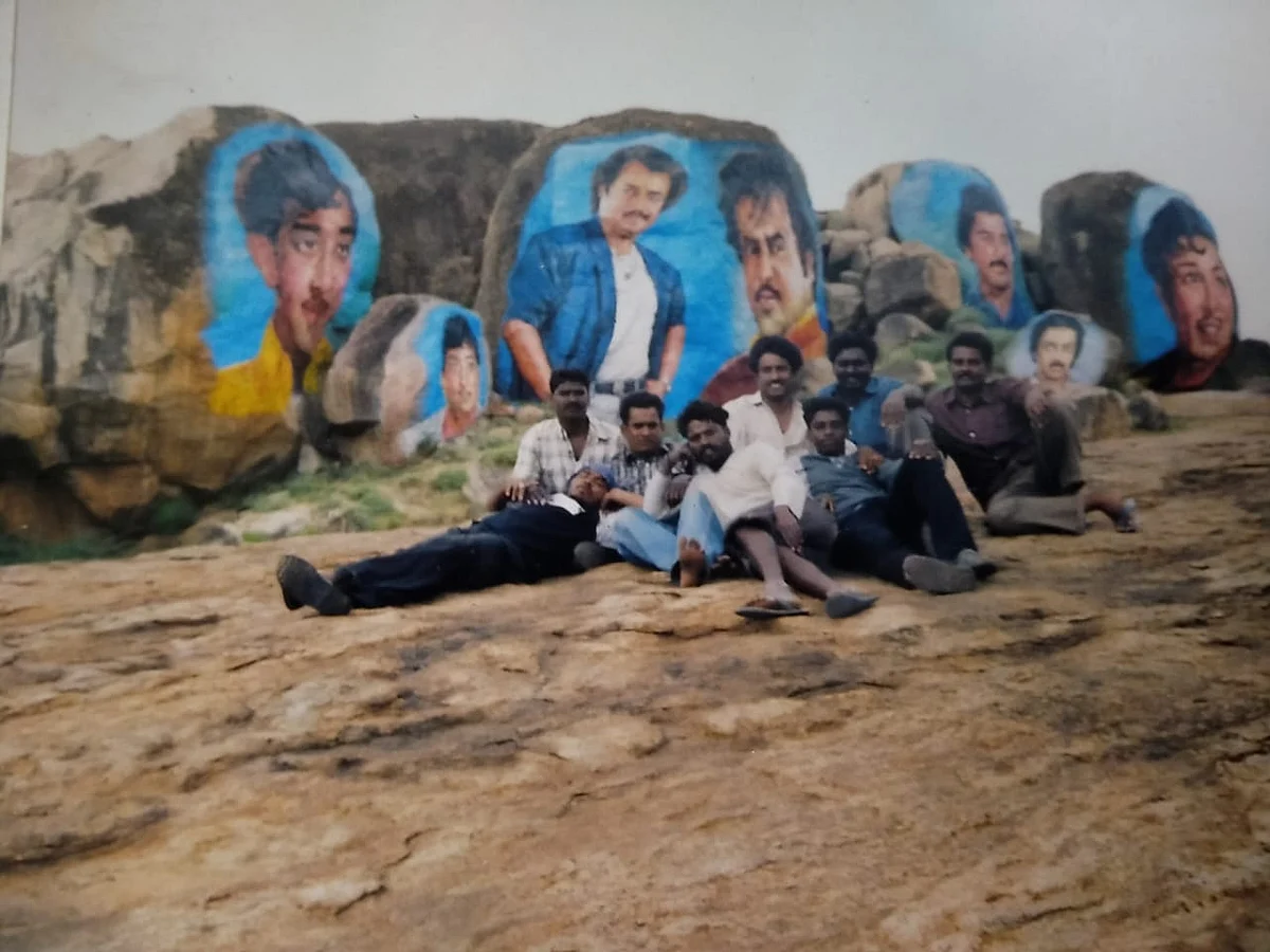 `அந்நியன்' பட பாறை ஓவியங்களுக்கு முன்னால்...