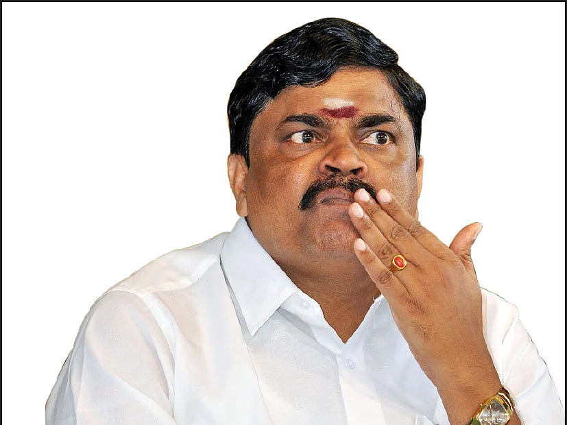 மதுரை ஆவின் மேலாளர் தற்கொலை... அமைச்சர் ராஜேந்திரபாலாஜிக்கு சிக்கல்!