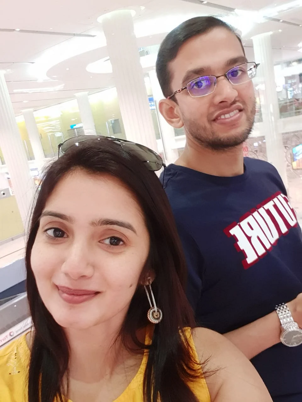 serial actress srithika and her husband