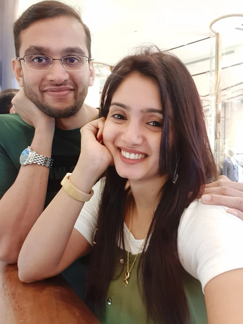 serial actress srithika and her husband