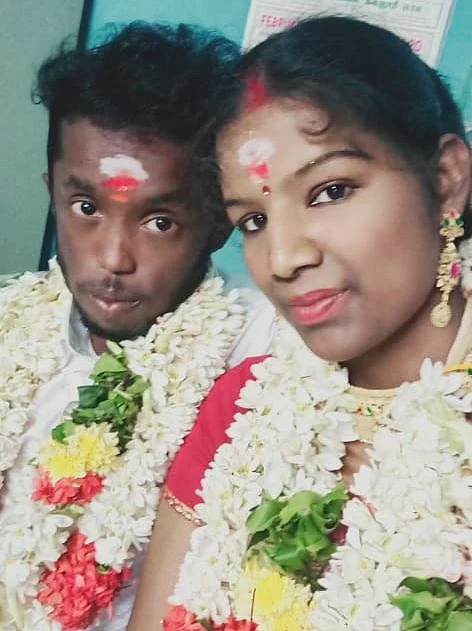 விக்னேஷ், பவித்ரா ஜோடி