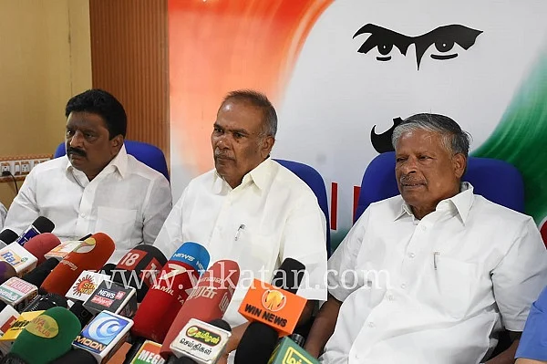 பேட்டியளிக்கும் அப்பாவு
