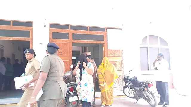 கைதுசெய்யப்பட்ட அ.தி.மு.க பிரமுகர் பிரேமா