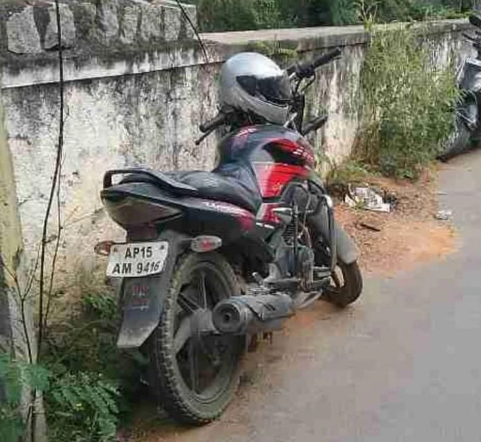 செயின் பறிப்பில் ஈடுபட்ட பைக்