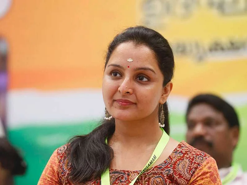 8ம் பிரதி.. 11வது சாட்சி.. பூட்டிய அறையில் விசாரணை.. மஞ்சு வாரியரின் வைலன்ட் மோடால் டென்ஷனான திலீப்!