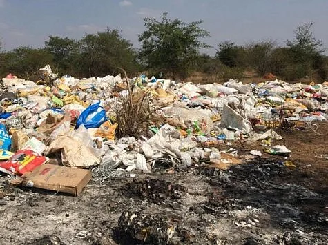 நஞ்சன்கூடு பகுதியில் கொட்டப்பட்ட மருத்துவ கழிவுகள்