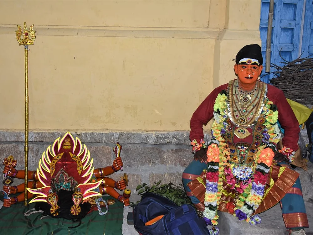 'திரையில் ராஜா வேஷம்; நிஜத்தில் சாப்பாட்டுக்கே திண்டாட்டம்!' - கைகொடுப்பார்களா 'ஸ்டார்' நடிகர்கள்!