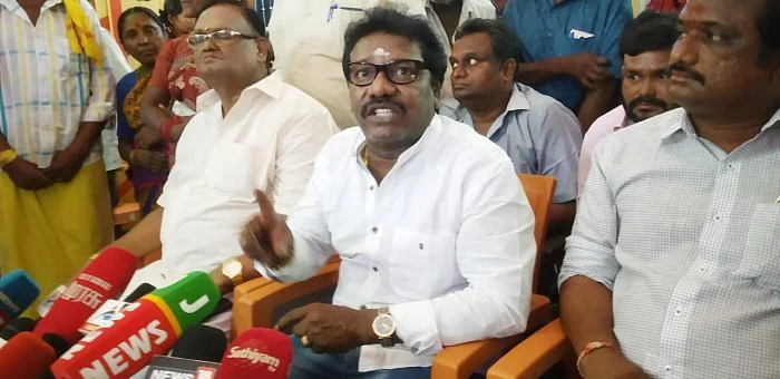 நடிகர் கருணாஸ்