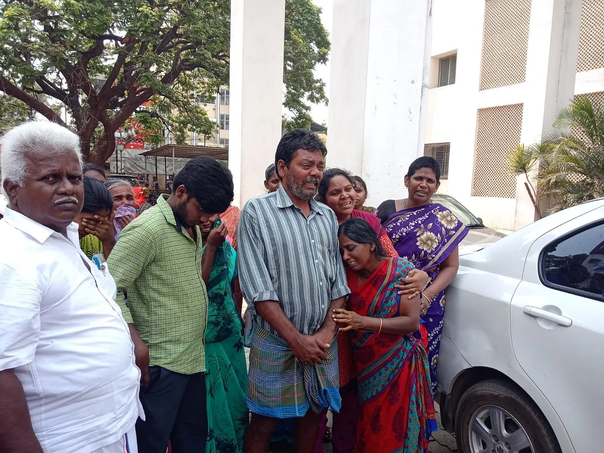 நந்தினியின் குடும்பத்தினர்