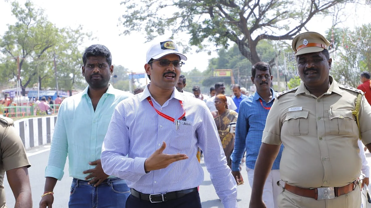 பெரியகோயிலில் கலெக்டர்