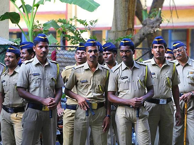 மும்பை போலீஸ்