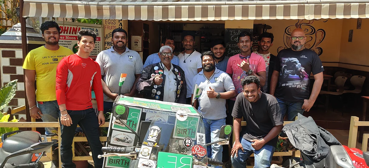 பைக் ரைடிங் கிளப் உடன் பிரமோத் மகாஜன்