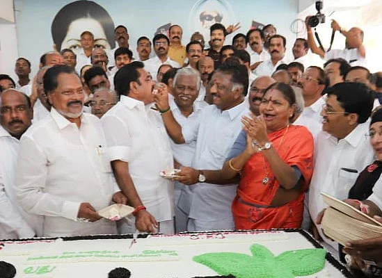ஓராண்டுக்குப் பின் தேர்தல்... அ.தி.மு.க., தி.மு.க. முகாம்களின் `ஏற்பாடுகள்' எப்படி?