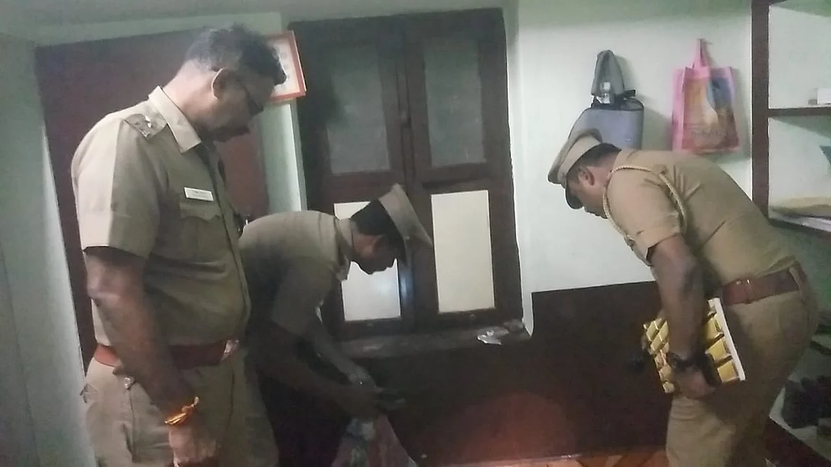 சம்பவ இடத்தில் விழுப்புரம் எஸ்.பி ஜெயக்குமார்