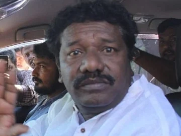 `நீதிமன்றம் சொன்னாலும்.. அங்கு பணம் இல்லை!'- நடிகர் சங்கத் தேர்தல் குறித்து கருணாஸ்