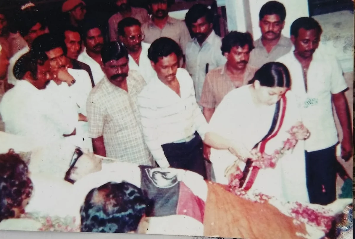 ஜெயலலிதாவுடன் ரவிராஜ்...