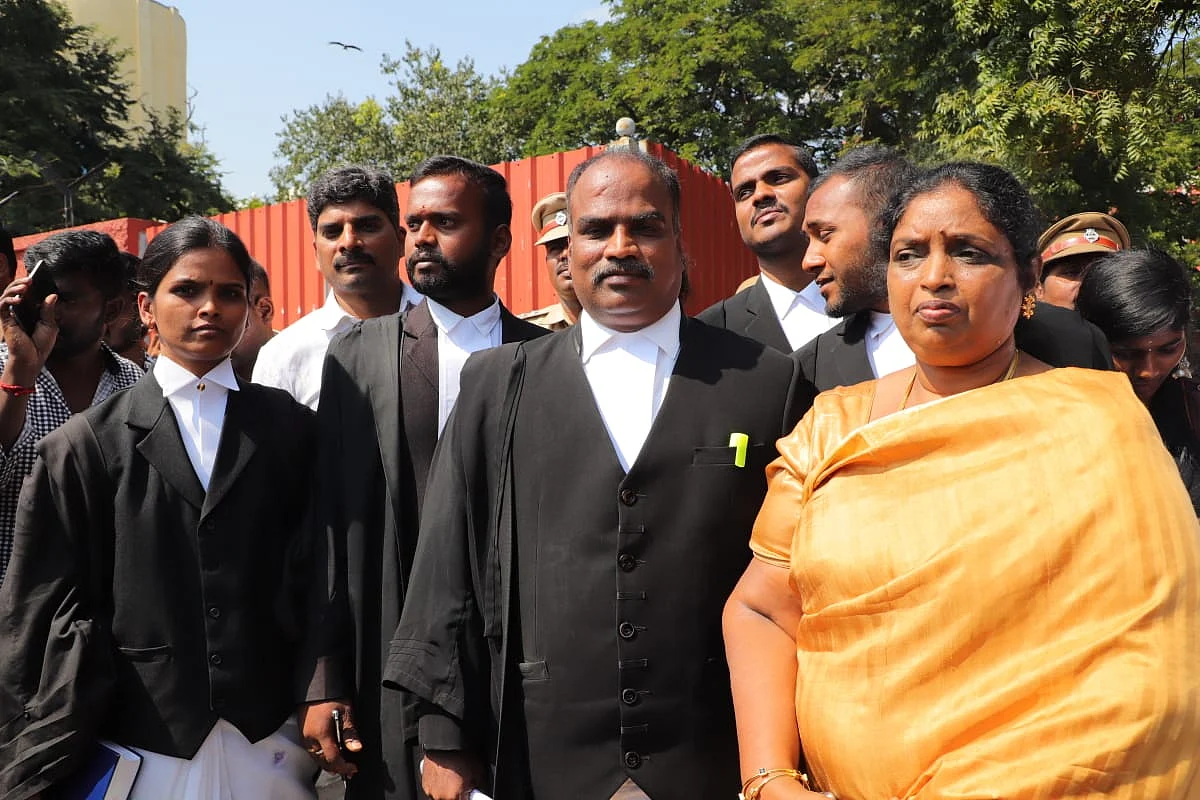 அரசு வழக்கறிஞர் ரமேஷ், வழக்கை விசாரித்த இன்ஸ்பெக்டர் விஜயசந்திரிகா