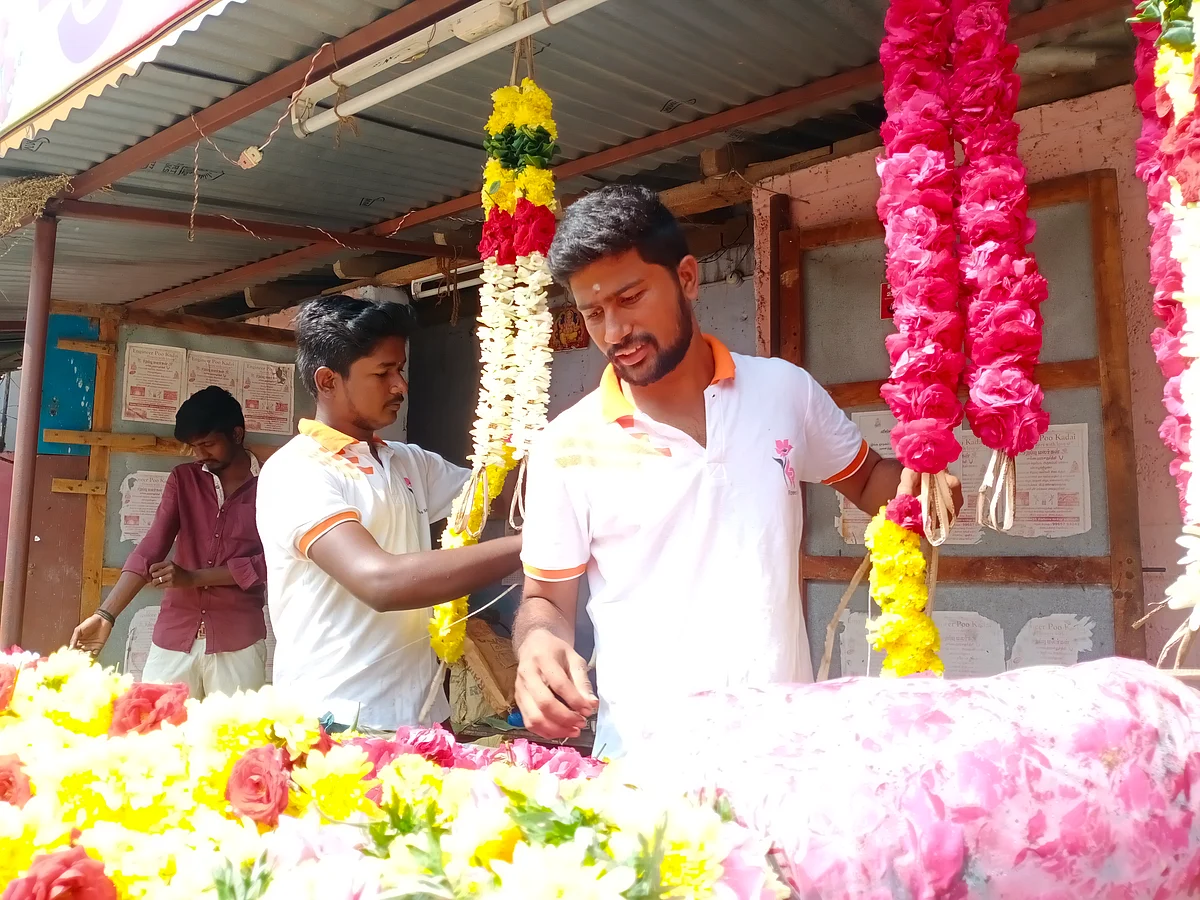 இன்ஜினியர் பூ கடை