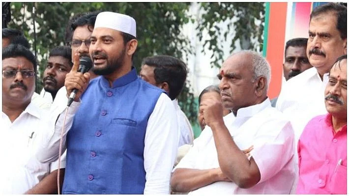 பி.ஜே.பி தலைவர்களுடன் இப்ராஹிம்