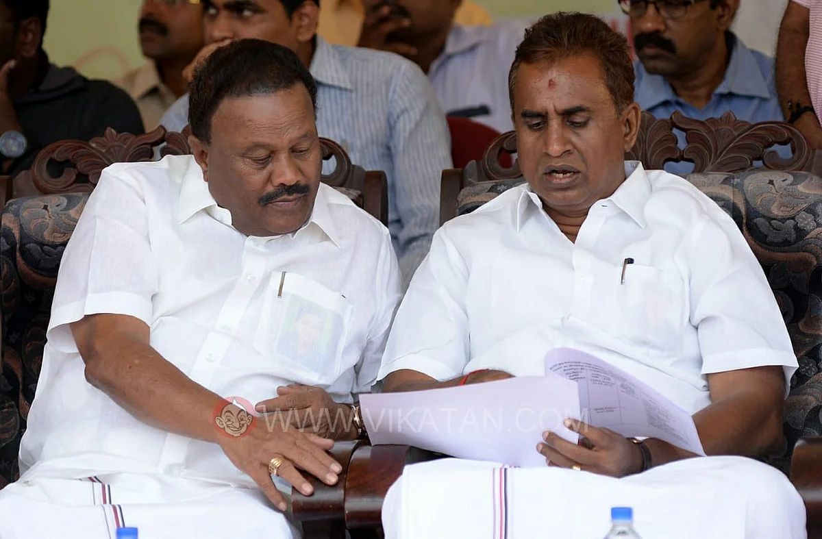 திண்டுக்கல் சீனிவாசன், வேலுமணி