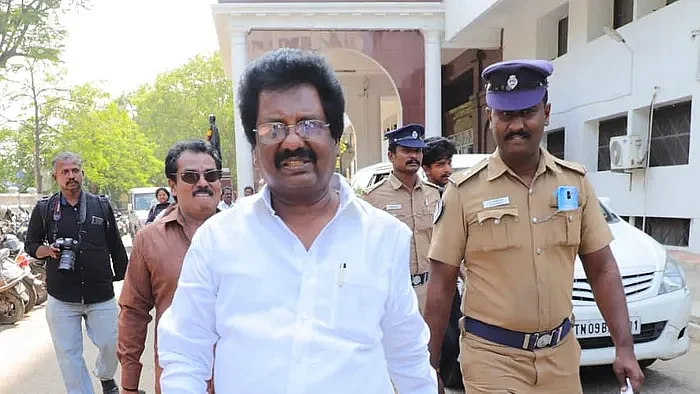 சிறப்பு நீதிமன்றத்தில் அசோகன்