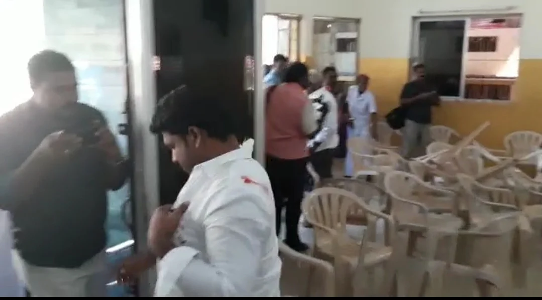 காயத்துடன் வெளியேறும் சபீன்
