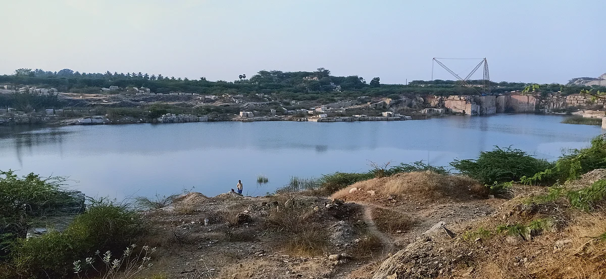 கிரானைட் குவாரிகளில் மழை நீர்