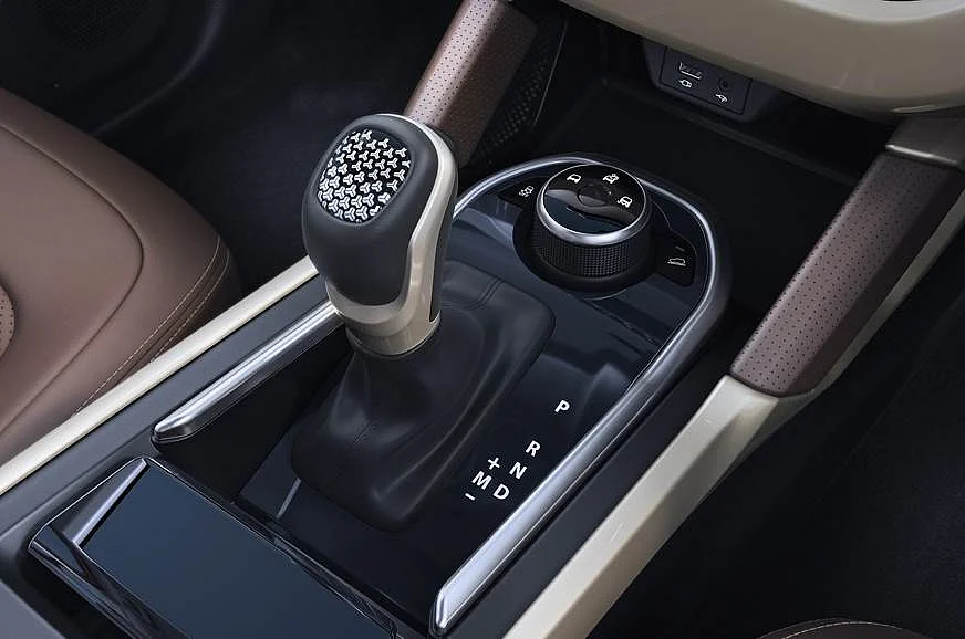 6 Speed AT
