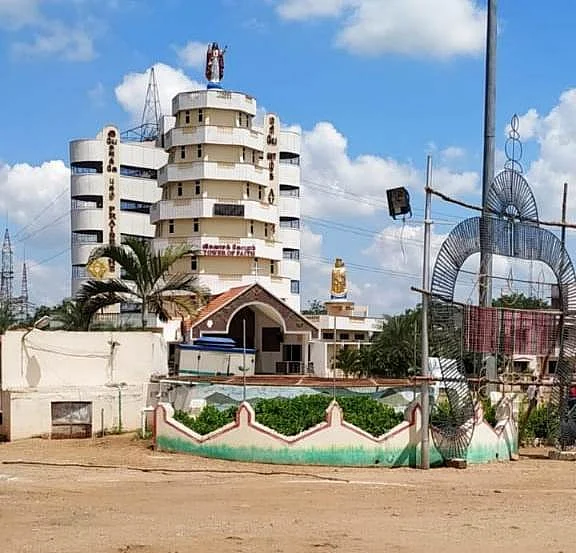 ஆக்கிரமிப்பு கட்டடங்கள்