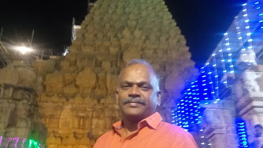 பெரிய கோயிலில் வேல்ராஜ்