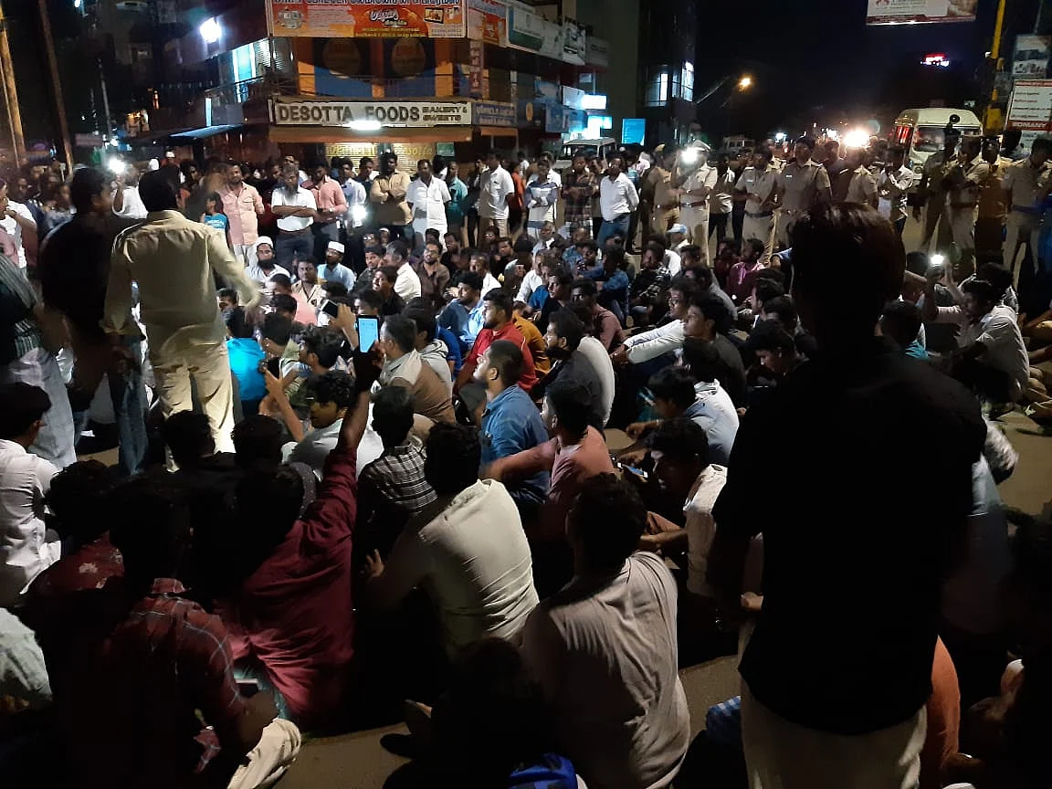 காரைக்குடியில் போராட்டம்