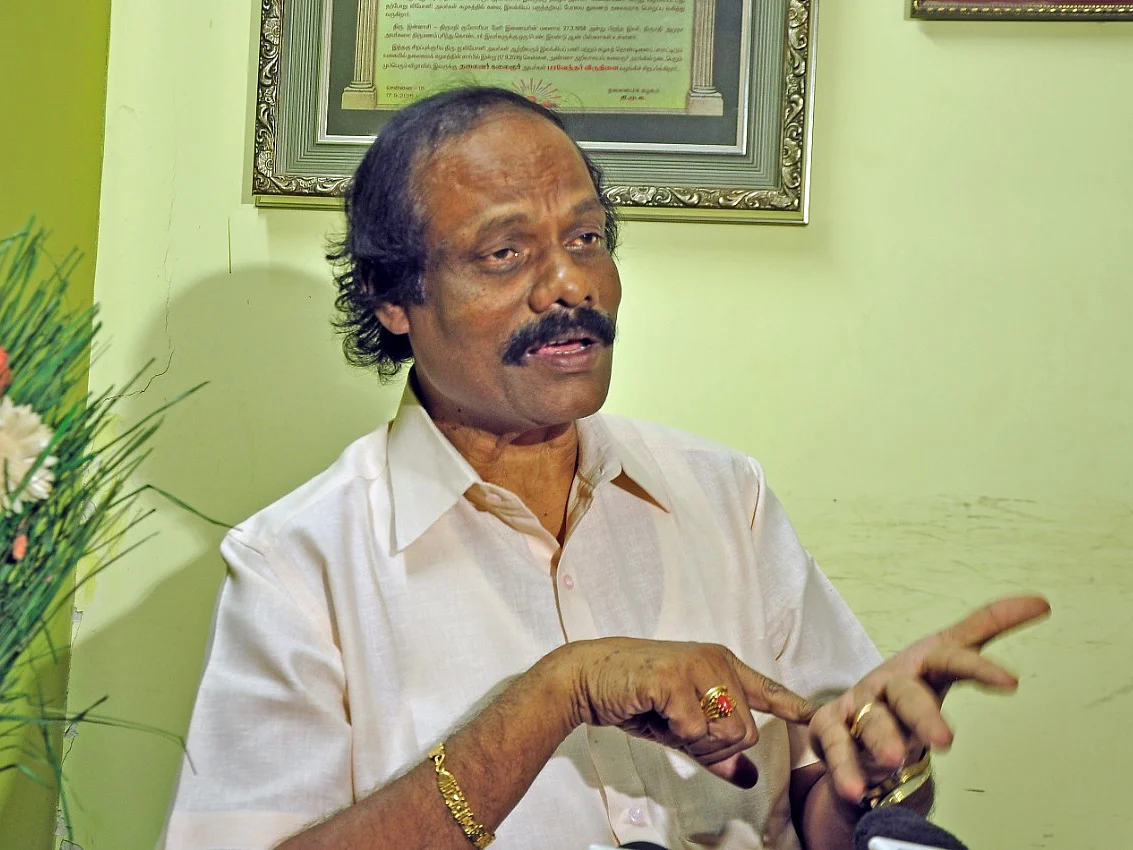 `வண்ணாரப்பேட்டை போராட்டத்தை நானா தூண்டினேன்?!' -அமைச்சர் ஜெயக்குமார் கருத்தால் கொதித்த லியோனி