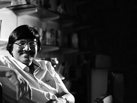 மனுஷின் `பாய் பெஸ்ட்டி' கவிதை... எழுத்தாளர்களின் ரியாக்ஷன் என்ன?