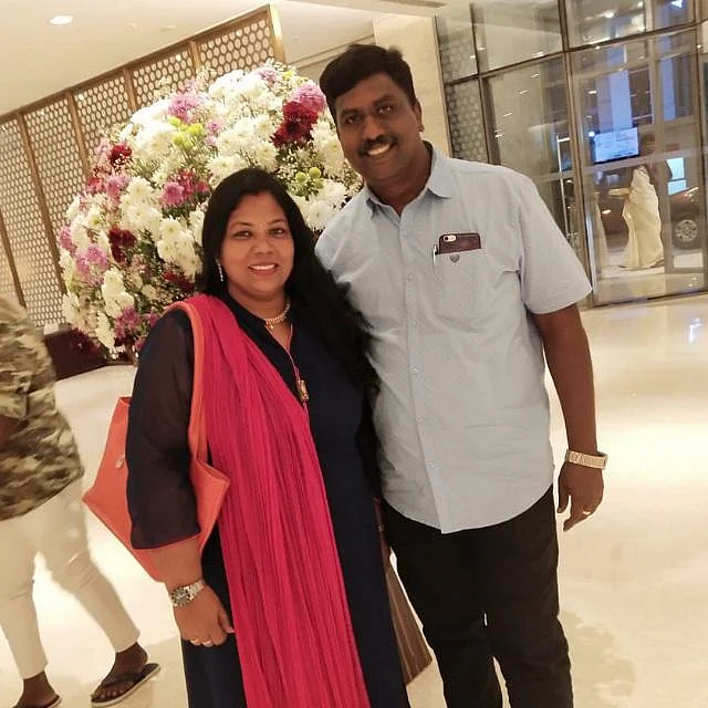 பானுவுடன் போலீஸ் எஸ்.எஸ்.ஐ பிரபாகரன்