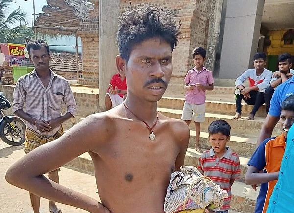 சுவர் ஏறிக் குதித்த இளைஞர்