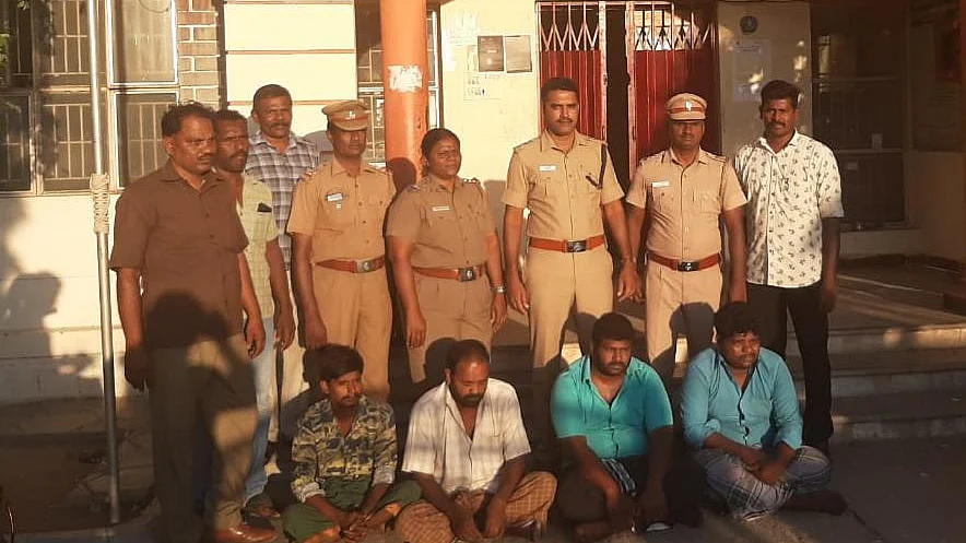 கைதான கஞ்சா வியாபாரிகள்