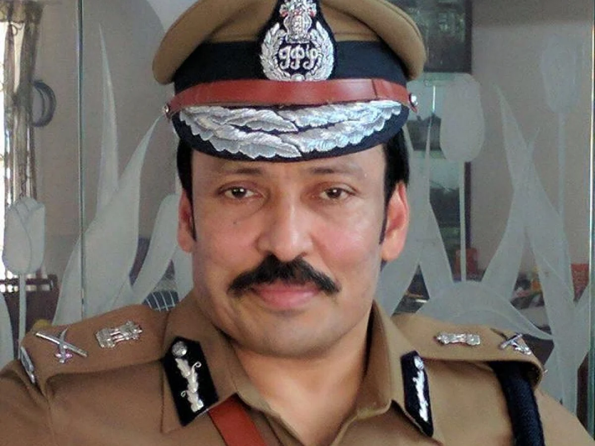 ``கல்லூரித் தேர்வுகளைவிட சிவில் சர்வீஸ் தேர்வுகள் ஈசி’’ - நம்பிக்கையூட்டும் ரவி ஐபிஎஸ்